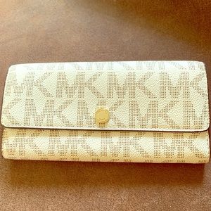 Michael Kors wallet